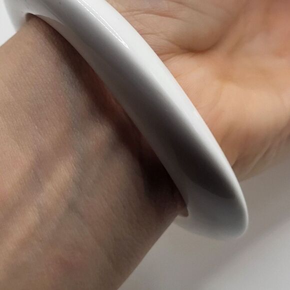 Chunky Asymmetrical Acrylic Bangle Bracelet 7in - Picture 4 of 4